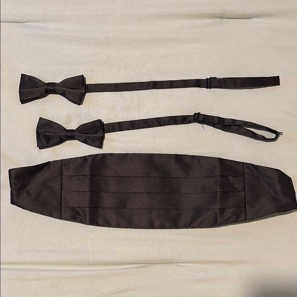 Cumberbund with 2 pre-tied bow ties